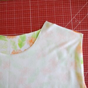 Longsleeve für Damen nähen 1. Schulternaht cropped